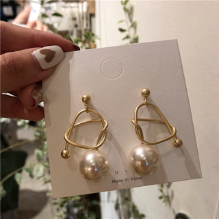 Metal winding personalized pearl earrings