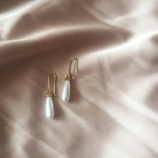 Waterdrop pearl simple personality earrings